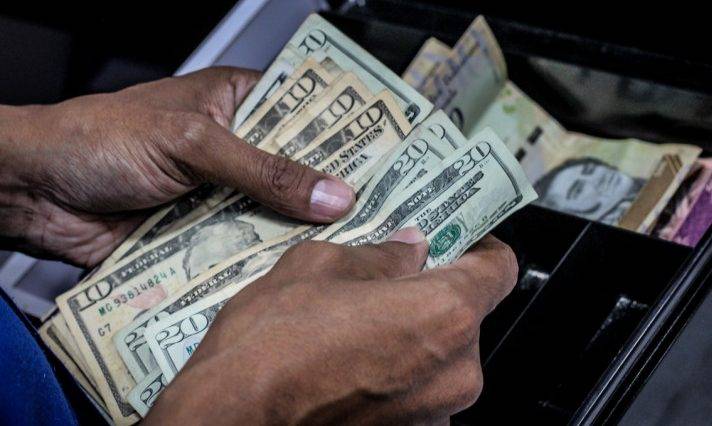 Tasa oficial del dólar y euro para el lunes 20 de octubre