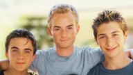 Frankie Muniz comparte foto con sus ‘hermanos’ desde el set de ‘Malcolm in the Middle’