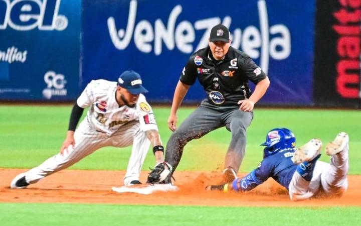 Magallanes derrotó a los Leones del Caracas en primer duelo de la temporada