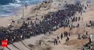 Ceasefire in Gaza: Barefoot and displaced Palestinians return to shattered homes; Israeli troops pull back