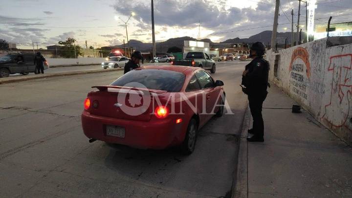 Operativo sorpresa de la SSPE en Ciudad Juárez: instalan punto de revisión en la Av. Municipio Libre