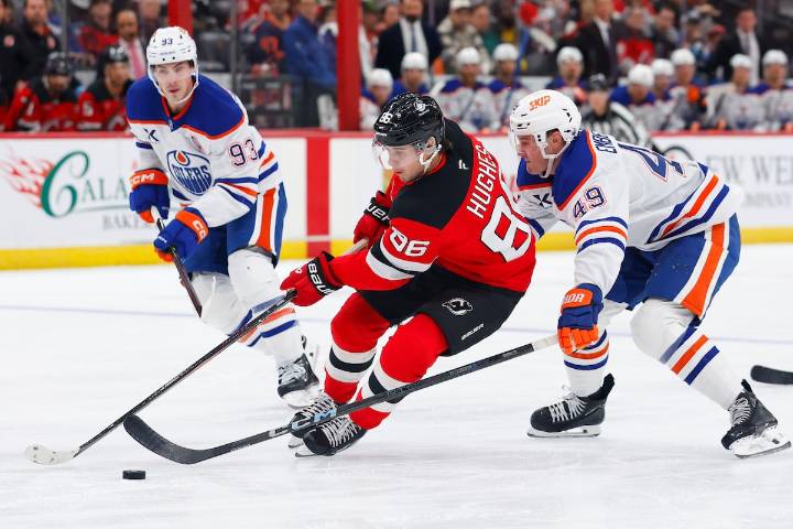 Devils win four in a row after 5