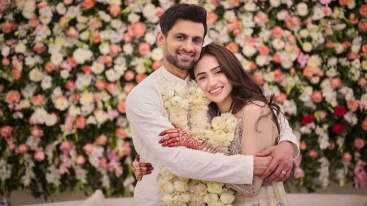 After Sana Javed, did Shoaib Malik react to divorce chatter?