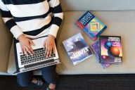 Un autodidacta nos da un consejo para aprender más rápido: aléjate de tutoriales y Google, las respuestas están en otro lado