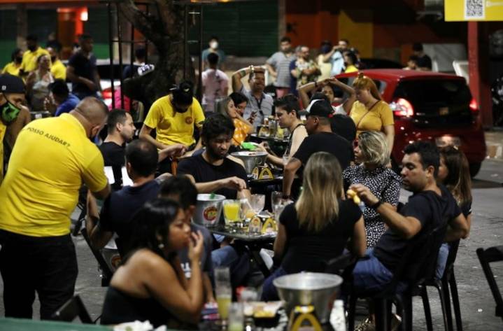 Temor en Brasil por bebidas alcohólicas adulteradas con metanol que ya dejaron cerca de 200 intoxicados
