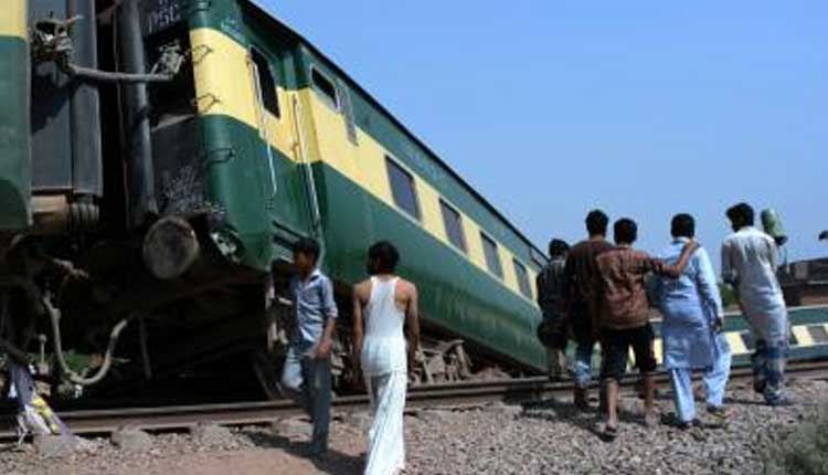 Pakistan: Jaffar Express Attacked Again, Seven Injured