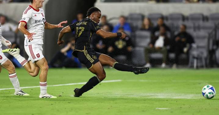 Jeremy Ebobisse and Frankie Amaya each score as LAFC beats Toronto 2