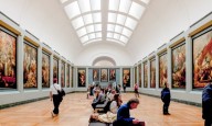 Roban joyas de Napoleón del museo Louvre de Francia