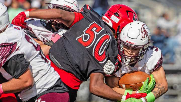 Hodgson prevails 12-8 over William Penn in hard