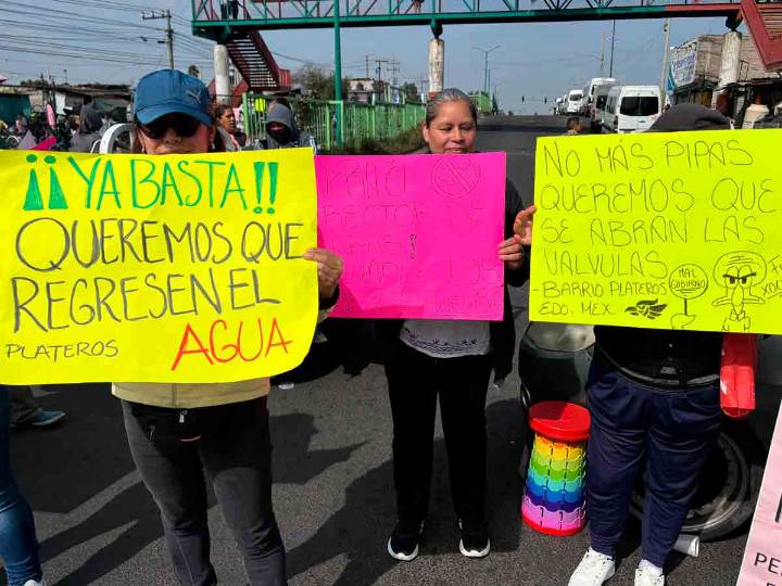 Vecinos de Chimalhuacán bloquean por falta de agua; acusan cobros por pipas de ODAPAS