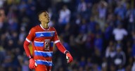 ¿Y eso? Nicolás Larcamón manda a Kevin Mier a la banca para el juego ante América
