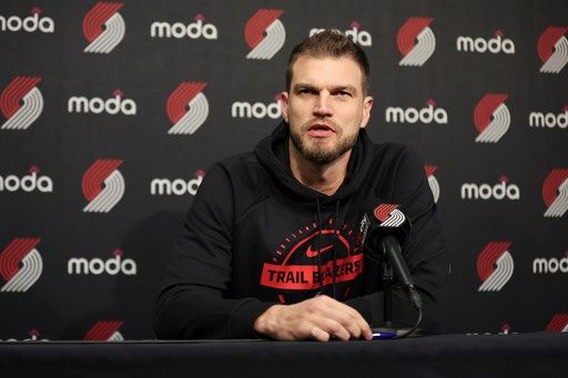 Trail Blazers take to the court for the first time after coach Chauncey Billups' arrest
