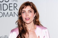 "Soñado, intenso y fugaz". Una argentina en Nueva York: la gran noche de Josefina Scaglione en la alfombra roja de “El beso de la mujer araña”