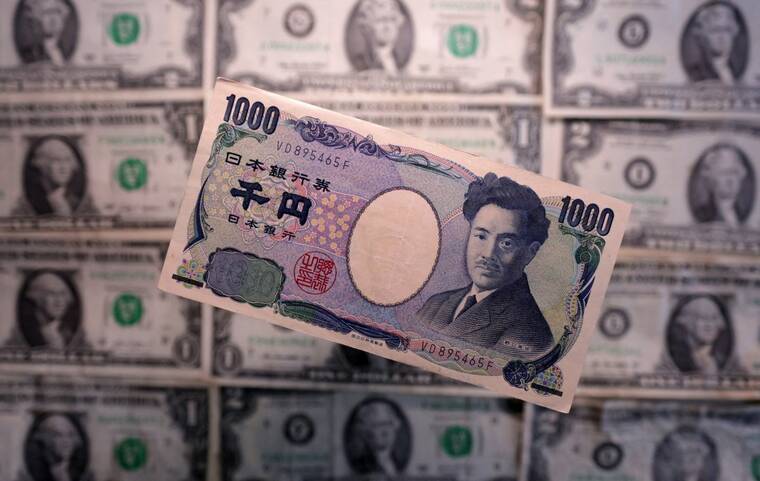 Yen drops to 7-month low on fiscal concerns, euro dips