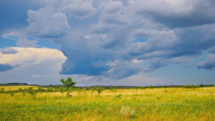 Saskatchewan Man Insists His Province is "Not that Flat" and You're Just Seeing the Boring Part from the Highway