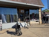 Car crashes into building on Mahoning Avenue in Youngstown