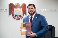 Presenta Burgueño su primer Informe de Gobierno ante el Cabildo 