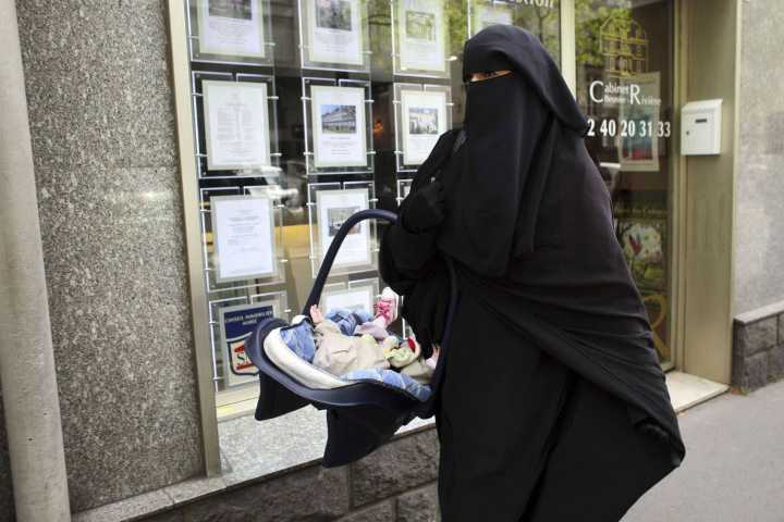 El Parlamento de Portugal aprueba prohibir el burka en espacios públicos: «Quien venga aquí debe respetar nuestros valores»