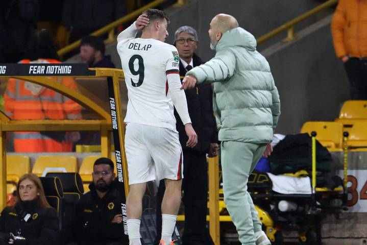 'Playing for himself': Enzo Maresca frustrated by Liam Delap after 'embarrassing' red card