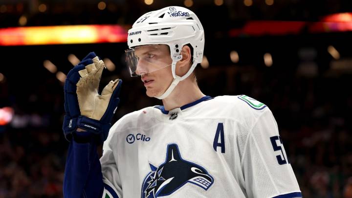 Canucks' Myers Fined for Slashing