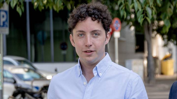 El Supremo rebaja una condena al pequeño Nicolás al absolverle de usurpación de funciones al hacerse pasar por miembro del Gobierno de Rajoy