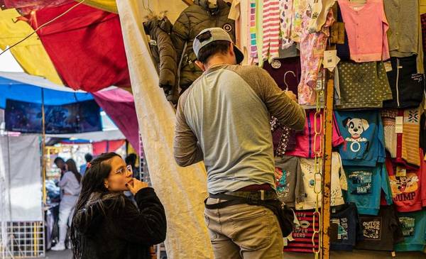 Cada vez se necesitan más horas de trabajo para subsistir al Gobierno de Milei