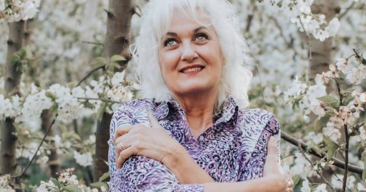 Mujeres que transitan cáncer de mama en fotos: retratos y emociones a flor de piel en Roca