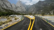 Detienen al conductor de un tractocamión que transportaba ilegalmente 76 mil litros de hidrocarburo en carretera de Nuevo León