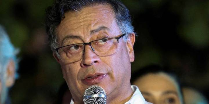 Petro cambió al superintendente de Notariado en medio del escándalo por el concurso nacional de notarios