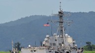 El poderoso buque de guerra USS Gravely atraca en Trinidad y Tobago, frente a Venezuela