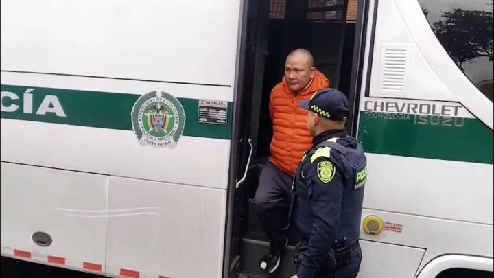 Feminicida cayó por vender zapatos en internet: asesinó a una mujer en un motel de Bogotá