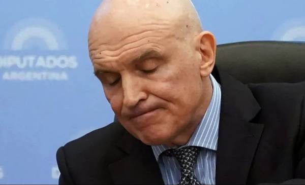 Renuncia de Espert: exigen que LLA y no el Estado pague la reimpresión de las boletas