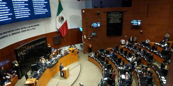Senado recibe reforma a Ley Aduanera para combatir evasión fiscal