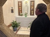 St. Thérèse’s relics begin tour of US with stop at Michigan parish named for beloved French nun