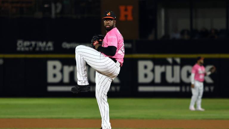 Con gran pitcheo de Toussaint los Naranjeros se imponen a Obregón