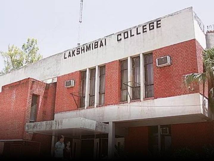 Acid attack on student of Laxmibai College of Delhi:Victim's both hands suffer severe burns; search ffor three suspects underway