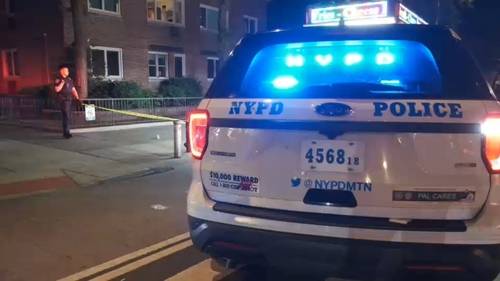 Man stabbed while trying to stop cellphone robbery in Hell's Kitchen