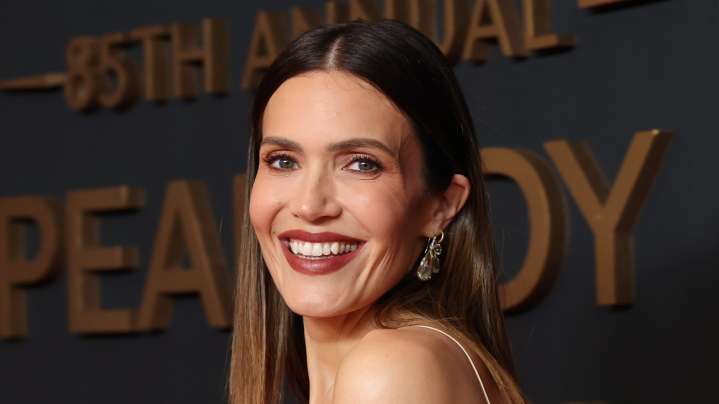 Mandy Moore 'Unrecognizable' to Fans After Debuting New Face