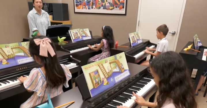Piano sales are dropping. Here's how today's generation is learning the instrument in a new way