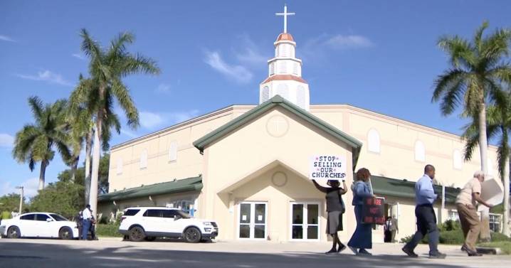 As Black churches close across South Florida, some find new ways to thrive 