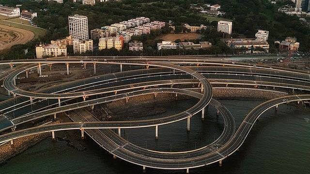 Mumbai Accident: 29-Year-Old Drunk Driver Crashes Car On Coastal Road Bridge, Damages Public Property