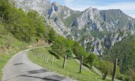 Este es el pueblo asturiano «aislado por 23 curvas de vértigo»