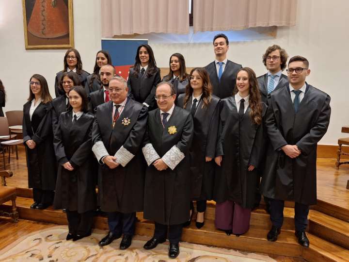 Salamanca colegia a 13 nuevos abogados