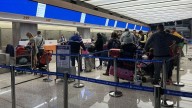 Vuelos demorados en los aeropuertos de Ezeiza y Aeroparque por una asamblea de pilotos