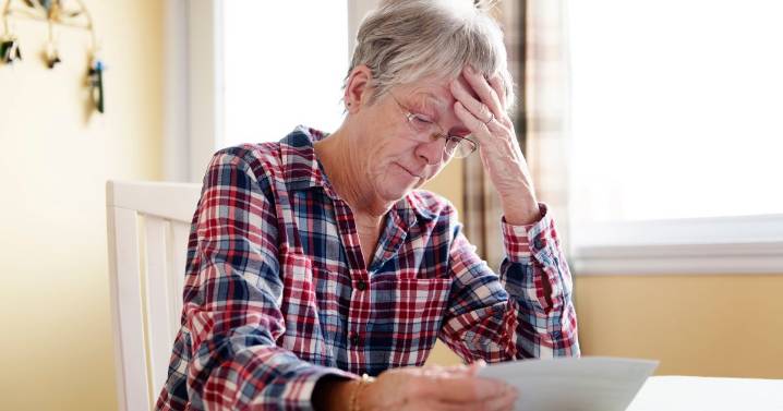 Calls to allow people to 'take State Pension a little bit early'