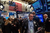 Sacude Trump, otra vez, a mercados; Nasdaq cae 3.5%