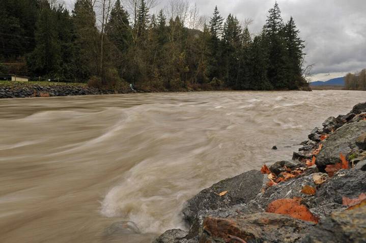 Man found in Vedder River following possible drowning in Chilliwack