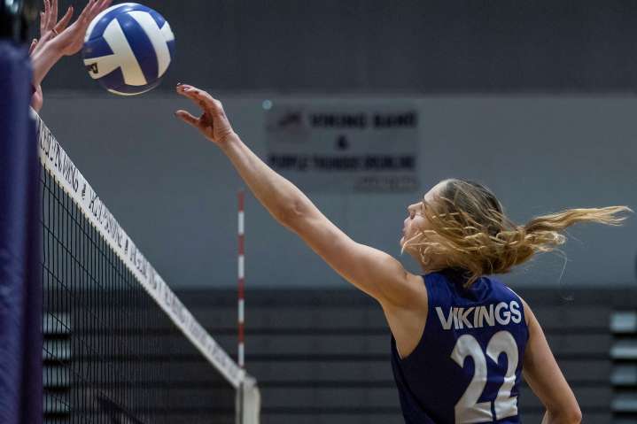 Lake Stevens survives first set loss of season, tops Arlington