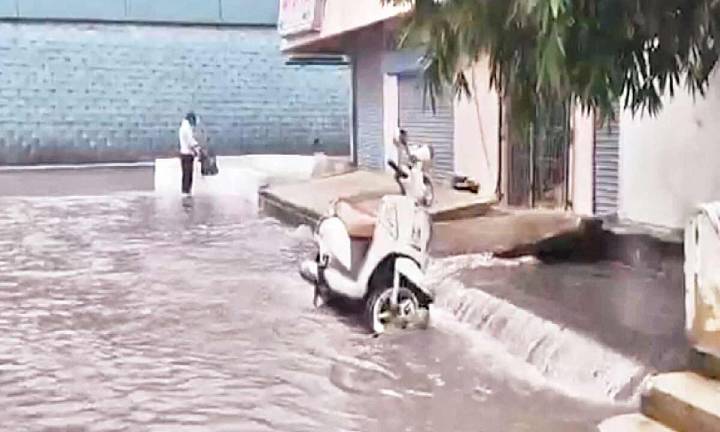 Hyderabad Weather Alert: Scattered Rains Tonight, Thunderstorms in Nearby Telangana Districts