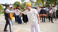 Mariachis para Isidro, «el rey de rayos» que se jubila en Pontevedra tras 43 años en el Sergas